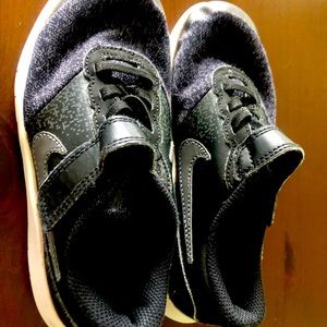 Boys Nike toddler size 13 shoes